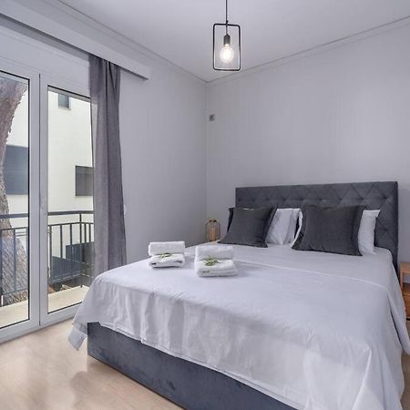 Peaceful 2 Bedroom In Glyfada Center Атина Екстериор снимка