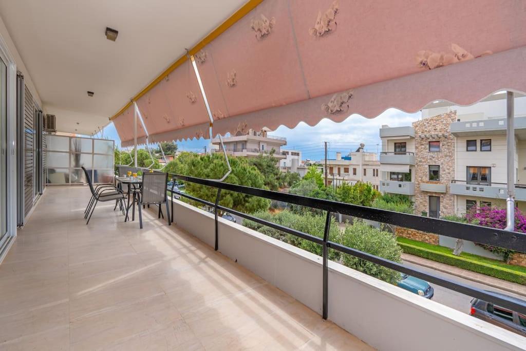 Peaceful 2 Bedroom In Glyfada Center Атина Екстериор снимка