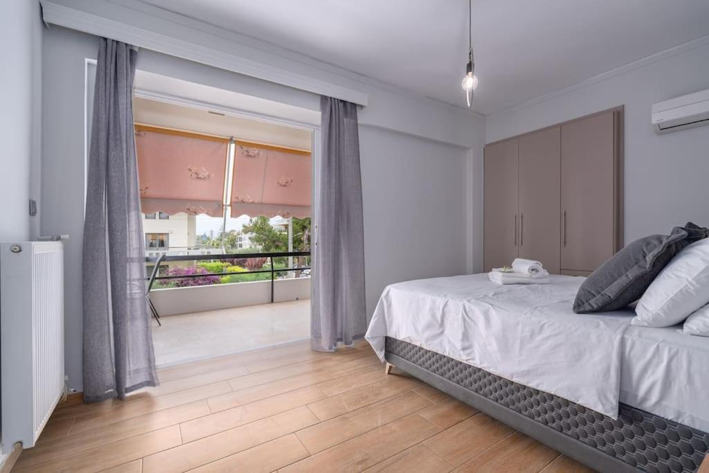 Peaceful 2 Bedroom In Glyfada Center Атина Екстериор снимка