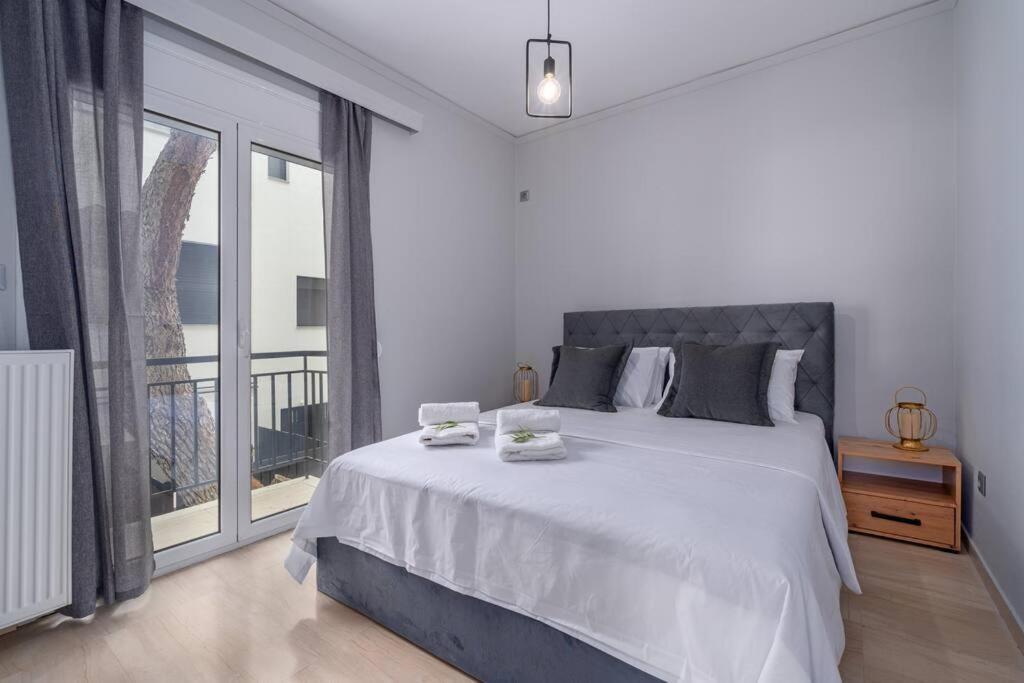 Peaceful 2 Bedroom In Glyfada Center Атина Екстериор снимка